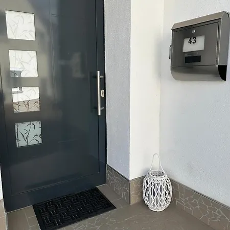 Wohnung In Muelheim-Kaerlich Exterior foto